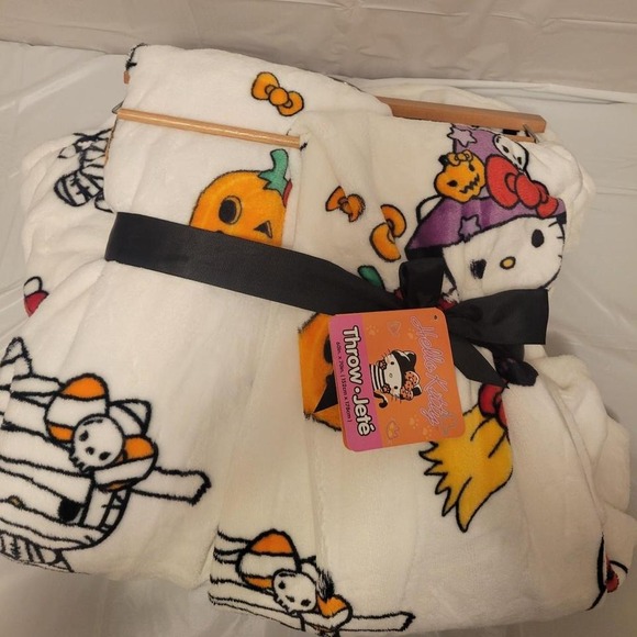 Sanrio Other - Sanrio Hello Kitty Two Matching Blankets mummy, halloween theme